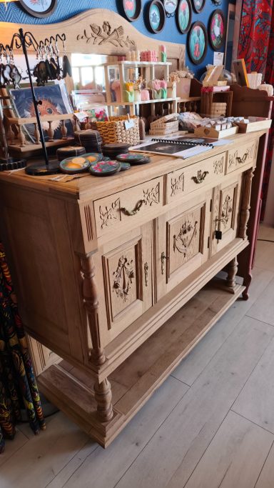 COMMODE SUR PILASTRES COMMODE SUR PILASTRES