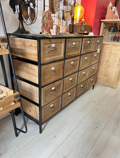 MEUBLE TIROIRS INDUS meuble de metier en acier et bois avec 16 tiroirs