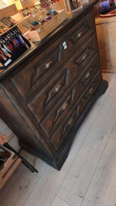 COMMODE ROUILLEE commode effet rouille poignée coquilles et porte cartes