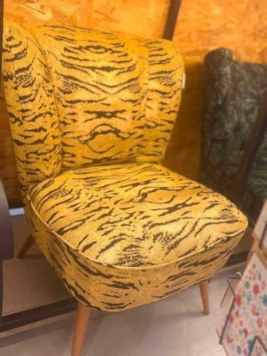 LE SAUVAGE fauteuil retapissé